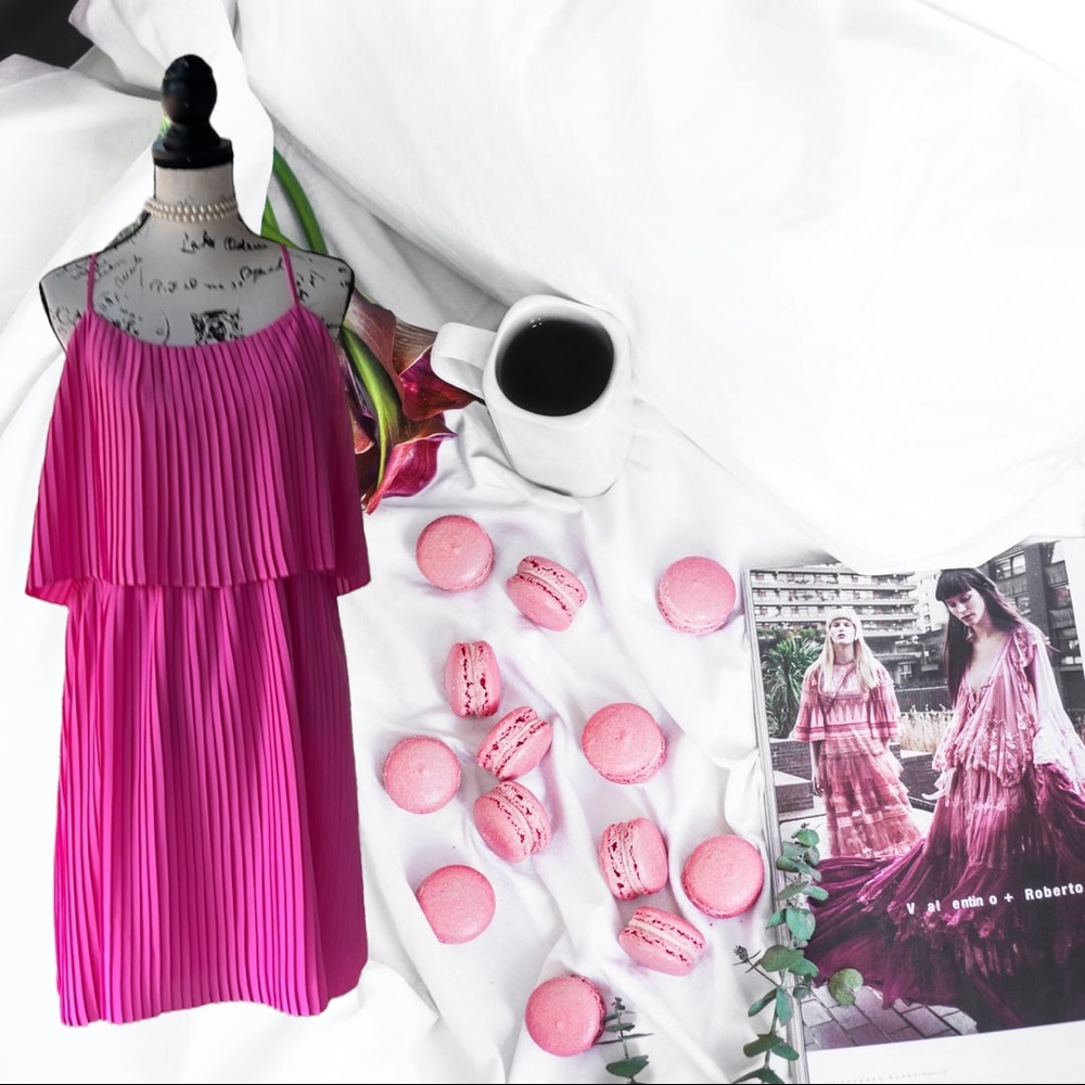 Pleated dress - Picture 4 of 10